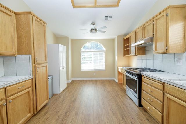 1201 Crater Ave, Modesto, CA 95351