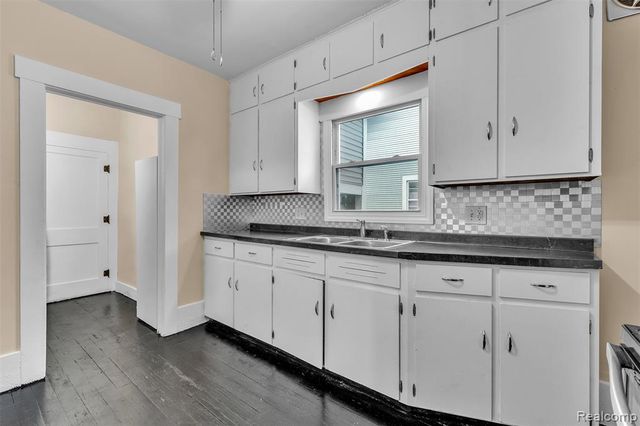 511 N Martin Luther King Jr Boulevard, Lansing, MI 48915