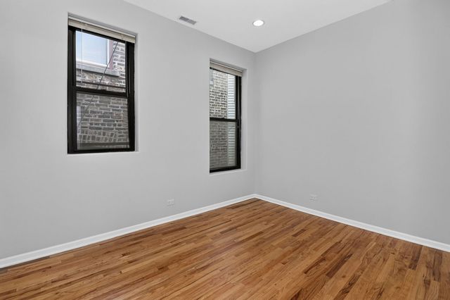 1422 W TAYLOR Street 3, Chicago, IL 60607