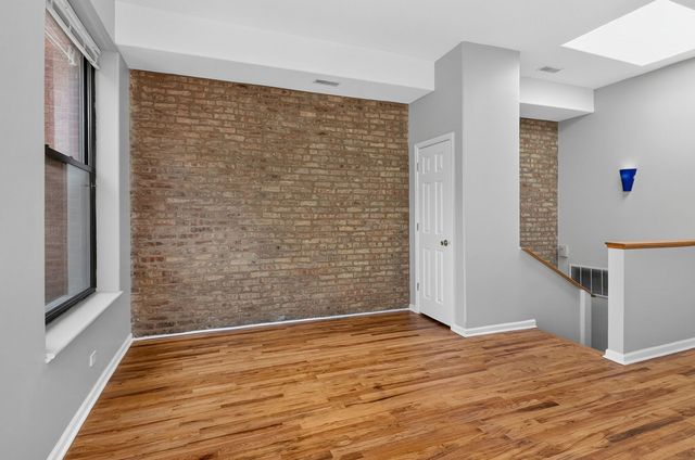 1422 W TAYLOR Street 3, Chicago, IL 60607