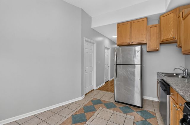 1422 W TAYLOR Street 3, Chicago, IL 60607