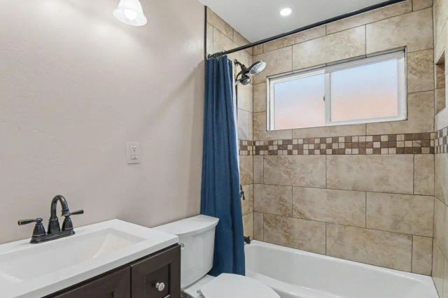 8378 Lake Ashwood Avenue, San Diego, CA 92119
