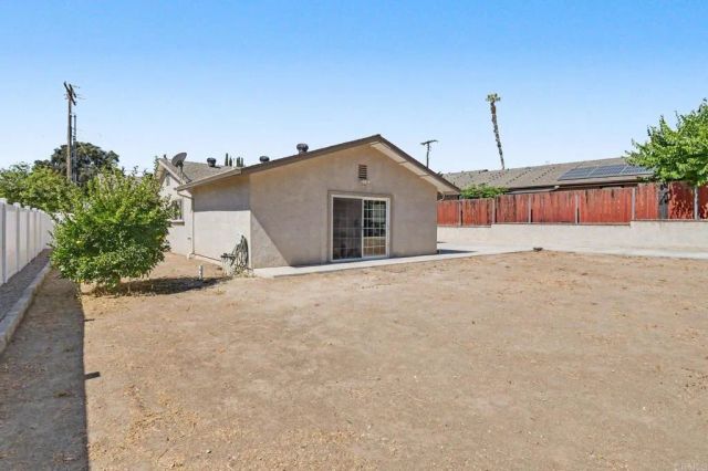 8378 Lake Ashwood Avenue, San Diego, CA 92119