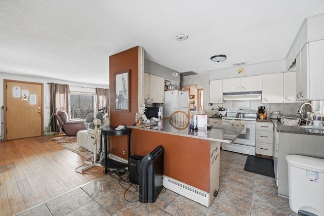 1026 Suffield St, Agawam, MA 01001