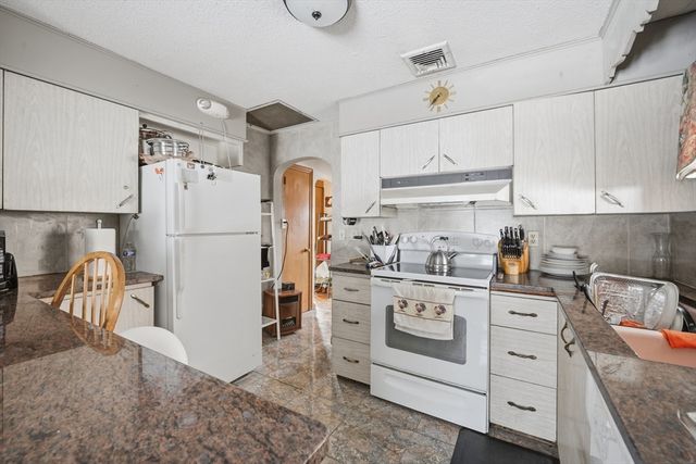 1026 Suffield St, Agawam, MA 01001