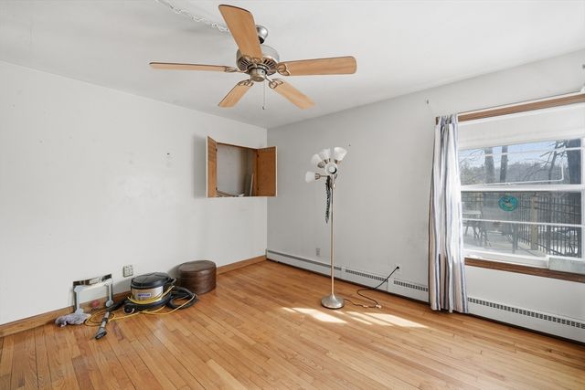 1026 Suffield St, Agawam, MA 01001