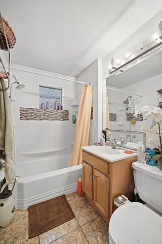 1026 Suffield St, Agawam, MA 01001