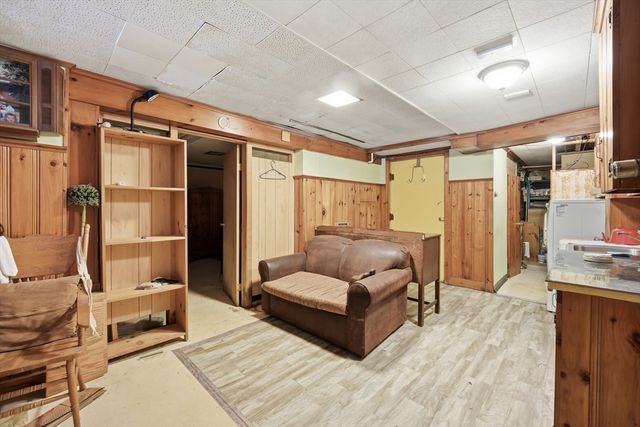 1026 Suffield St, Agawam, MA 01001