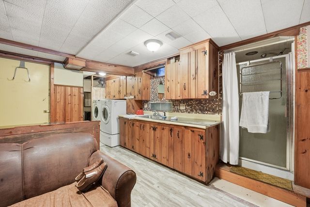 1026 Suffield St, Agawam, MA 01001