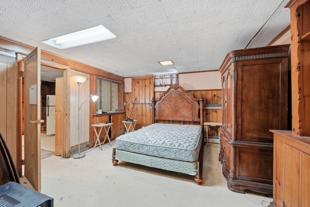 1026 Suffield St, Agawam, MA 01001