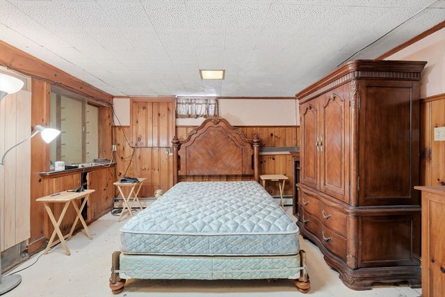 1026 Suffield St, Agawam, MA 01001