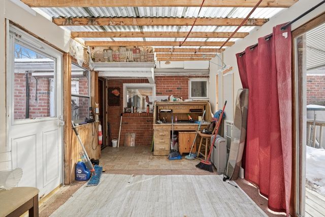 1026 Suffield St, Agawam, MA 01001