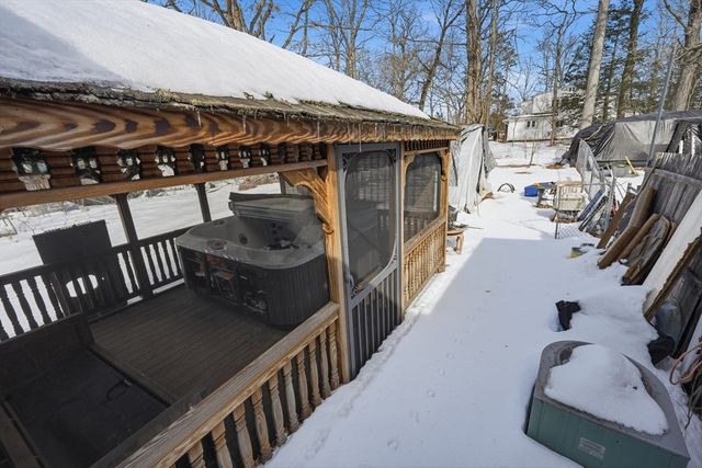 1026 Suffield St, Agawam, MA 01001