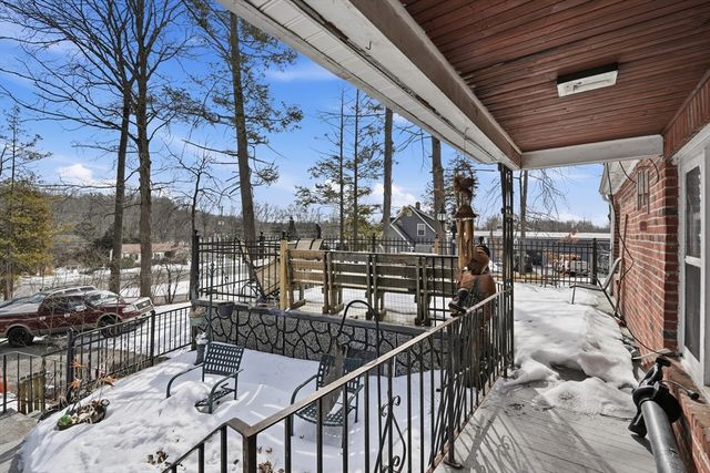 1026 Suffield St, Agawam, MA 01001