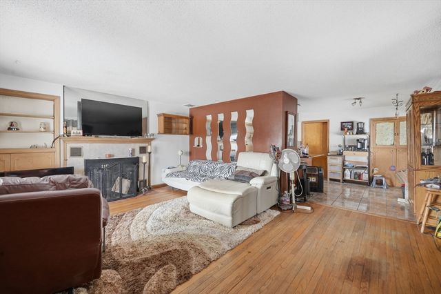 1026 Suffield St, Agawam, MA 01001