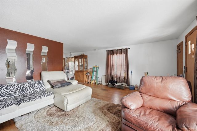 1026 Suffield St, Agawam, MA 01001