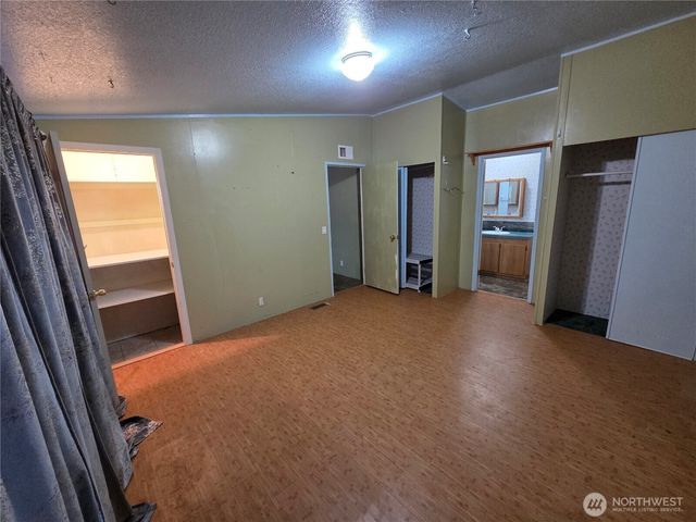 111 NE Mountain View Place, Tahuya, WA 98588