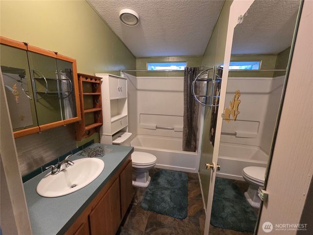 111 NE Mountain View Place, Tahuya, WA 98588