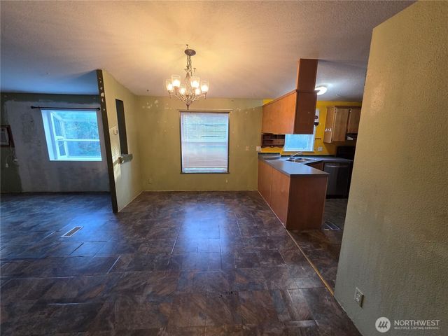 111 NE Mountain View Place, Tahuya, WA 98588