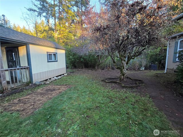 111 NE Mountain View Place, Tahuya, WA 98588