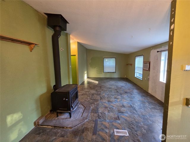 111 NE Mountain View Place, Tahuya, WA 98588