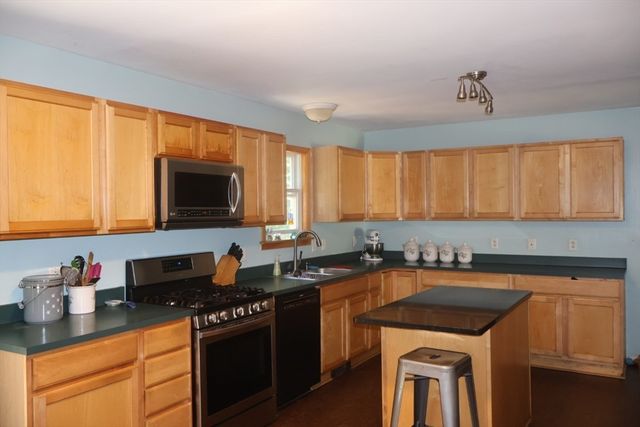 58 Brian Cir, Northbridge, MA 01534
