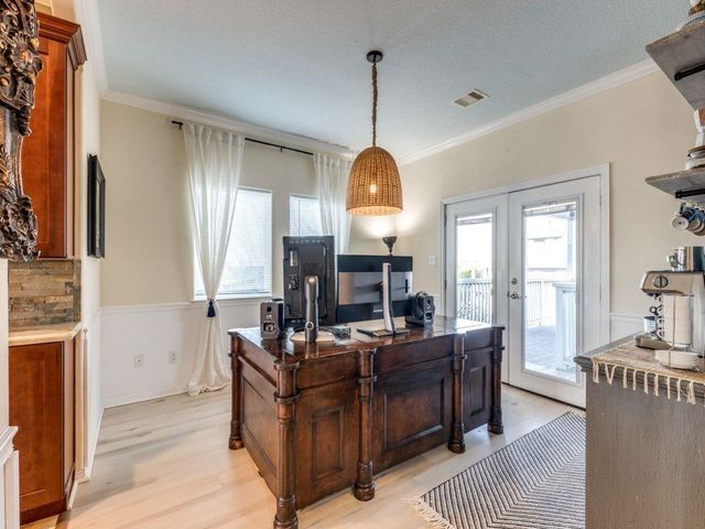 126 E Shore Drive, Clear Lake Shores, TX 77565