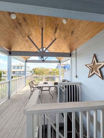 126 E Shore Drive, Clear Lake Shores, TX 77565