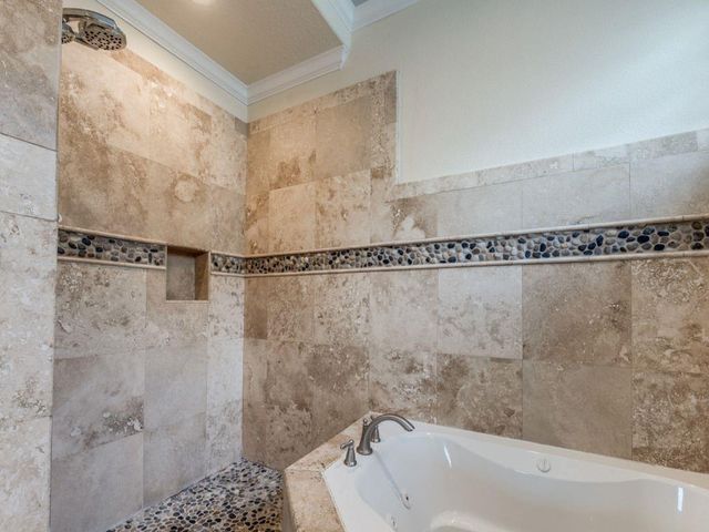 126 E Shore Drive, Clear Lake Shores, TX 77565