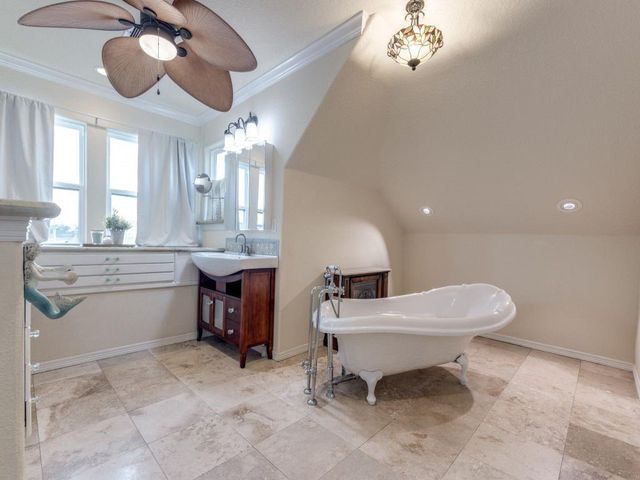 126 E Shore Drive, Clear Lake Shores, TX 77565