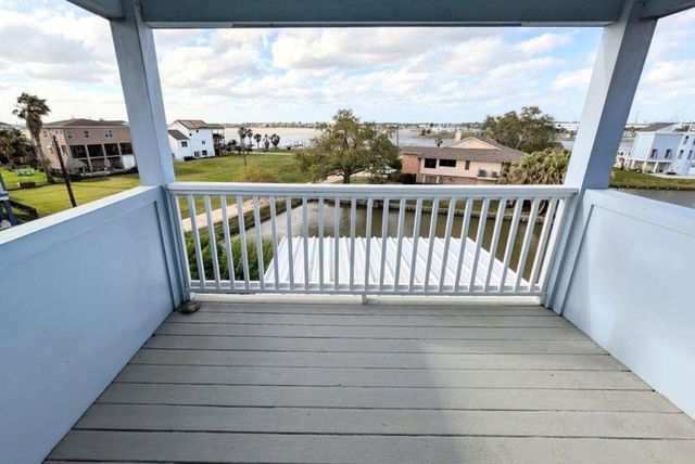 126 E Shore Drive, Clear Lake Shores, TX 77565