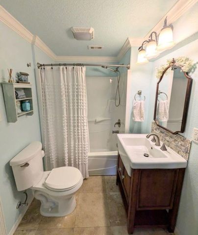 126 E Shore Drive, Clear Lake Shores, TX 77565
