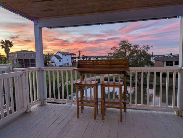 126 E Shore Drive, Clear Lake Shores, TX 77565
