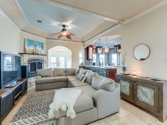 126 E Shore Drive, Clear Lake Shores, TX 77565