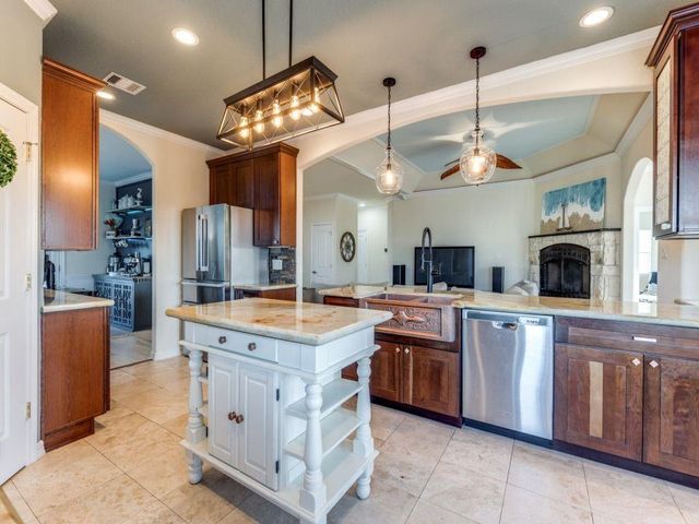 126 E Shore Drive, Clear Lake Shores, TX 77565