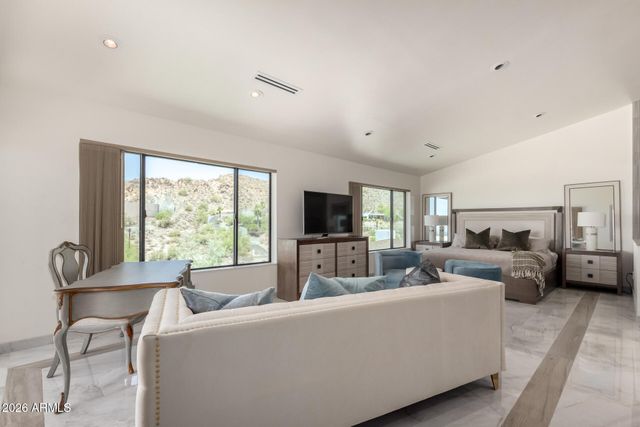 6526 N 37TH Street, Phoenix, AZ 85018