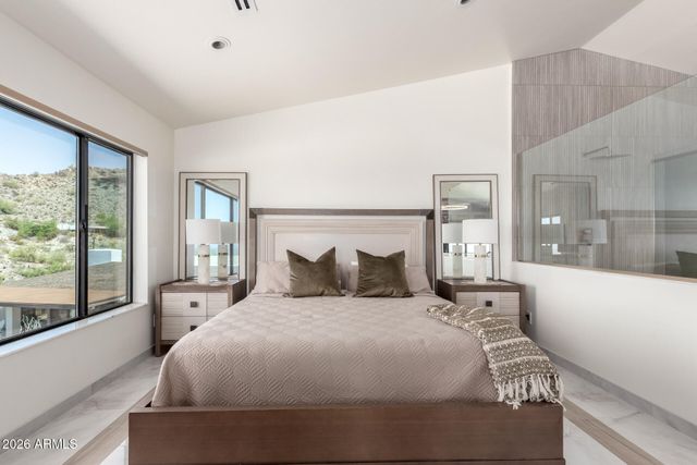 6526 N 37TH Street, Phoenix, AZ 85018