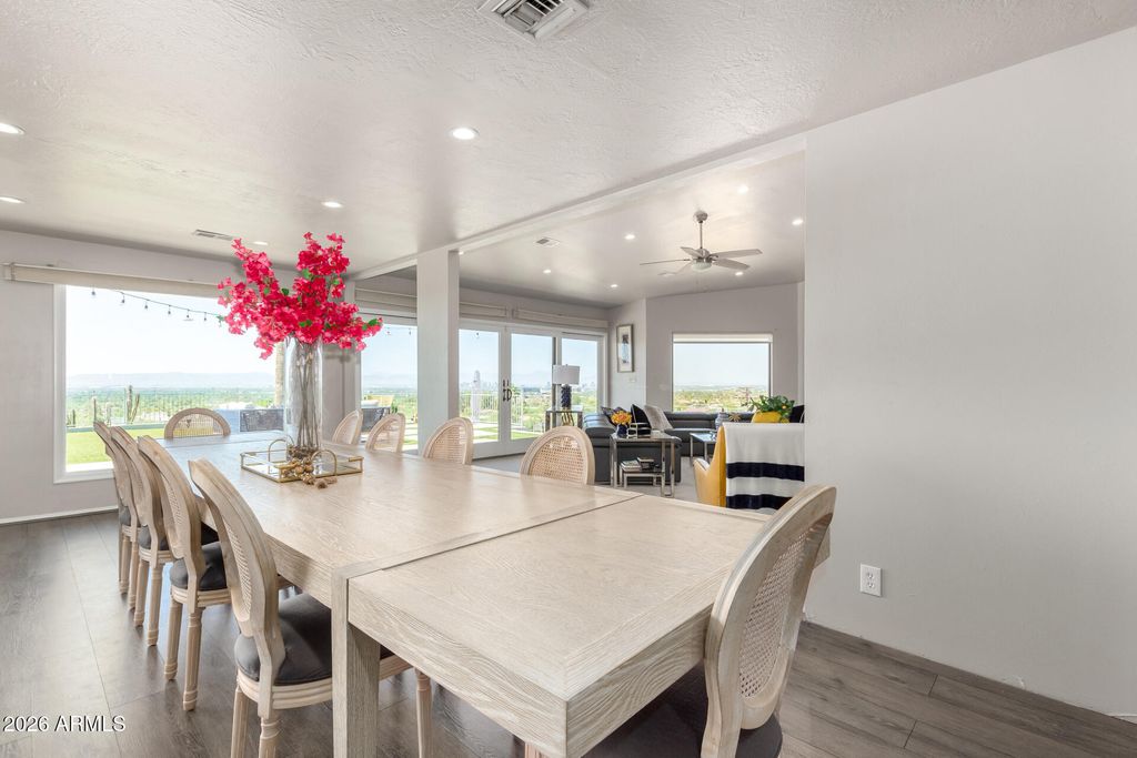 Image 12 of property listing at 6526 N 37TH Street, Phoenix, AZ 85018