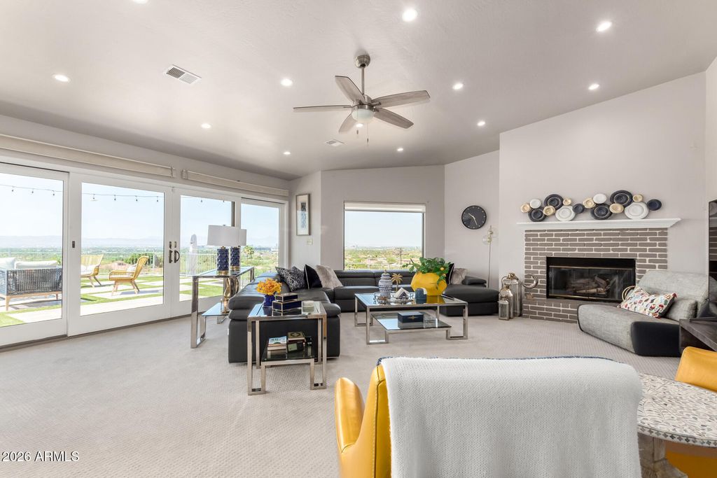 Image 13 of property listing at 6526 N 37TH Street, Phoenix, AZ 85018