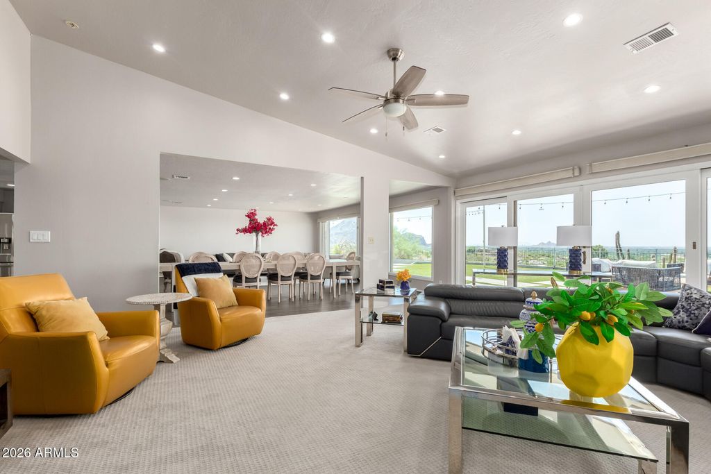 Image 14 of property listing at 6526 N 37TH Street, Phoenix, AZ 85018