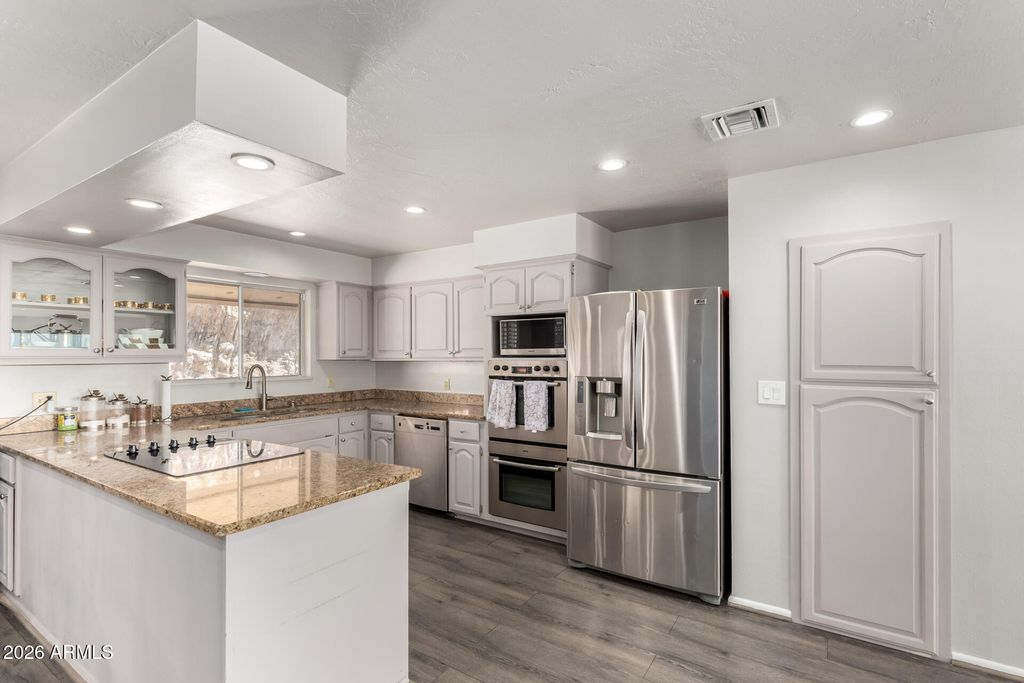 Image 17 of property listing at 6526 N 37TH Street, Phoenix, AZ 85018