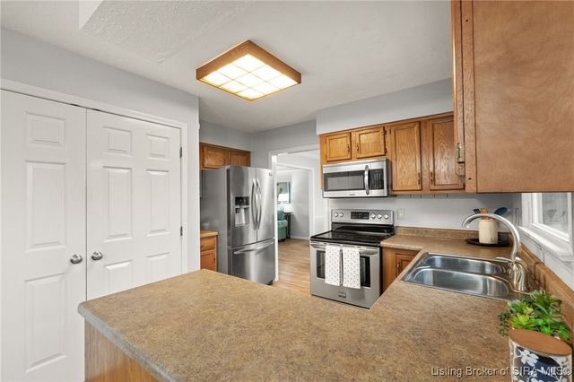 413 Rose Court, Jeffersonville, IN 47130