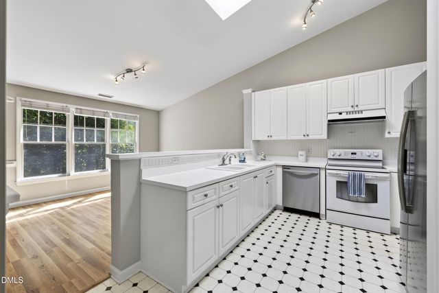 313 Glen Echo Lane F, Cary, NC 27518