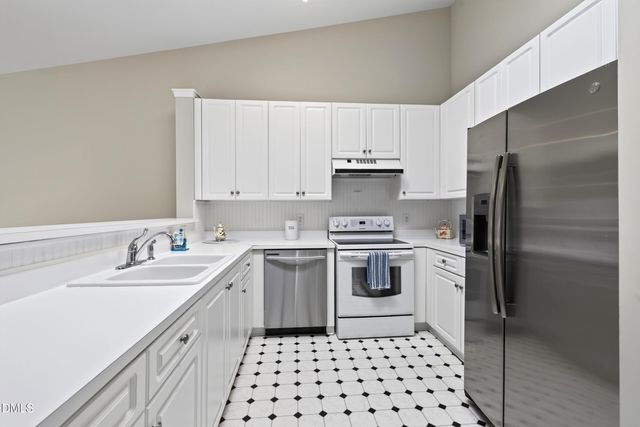 313 Glen Echo Lane F, Cary, NC 27518