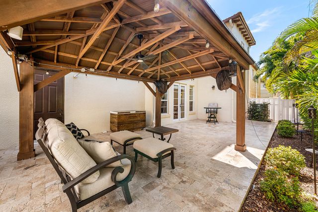 71 Via Poinciana Lane, Boca Raton, FL 33487