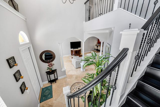 71 Via Poinciana Lane, Boca Raton, FL 33487