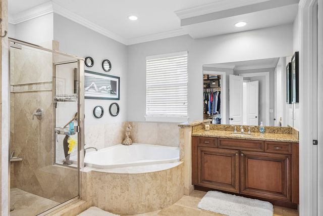 71 Via Poinciana Lane, Boca Raton, FL 33487