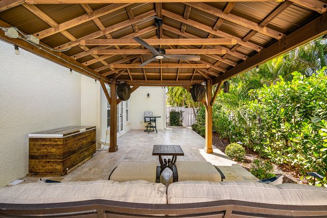 71 Via Poinciana Lane, Boca Raton, FL 33487