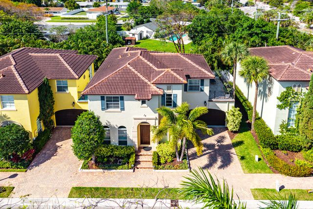 71 Via Poinciana Lane, Boca Raton, FL 33487