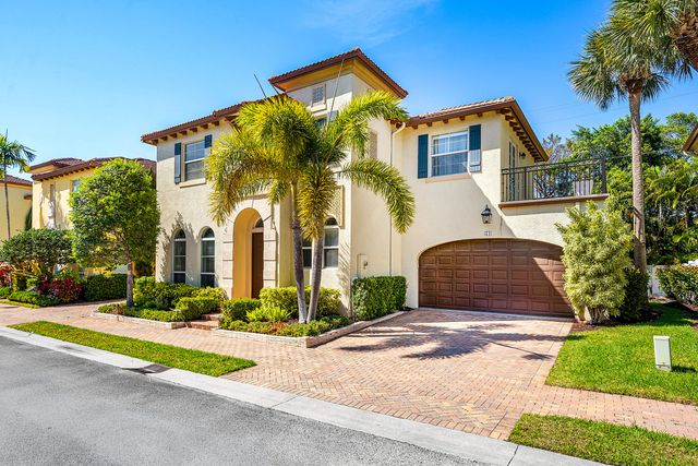 71 Via Poinciana Lane, Boca Raton, FL 33487